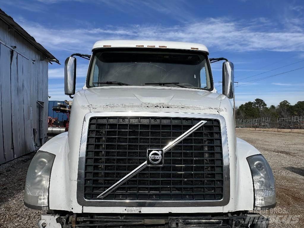 Volvo VNL Other components