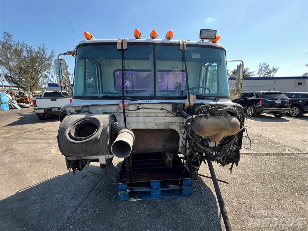 Volvo VNL Other components