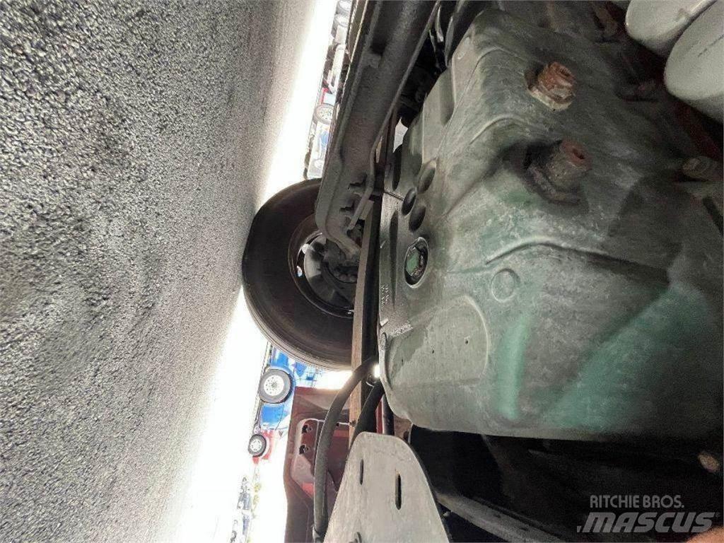 Volvo VNL Axles