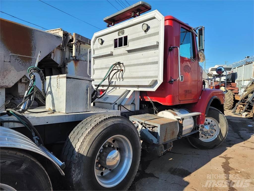 Volvo WG64 Prime Movers