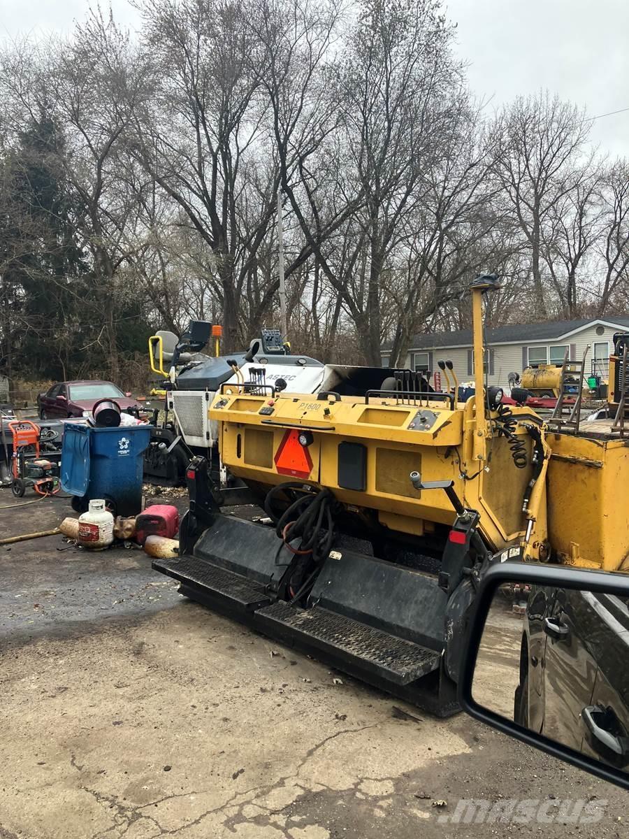 Weiler P65 Asphalt pavers