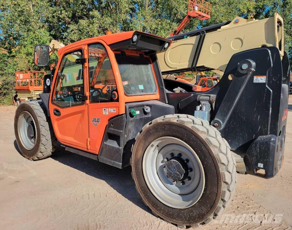 JLG 742 Telescopic handlers