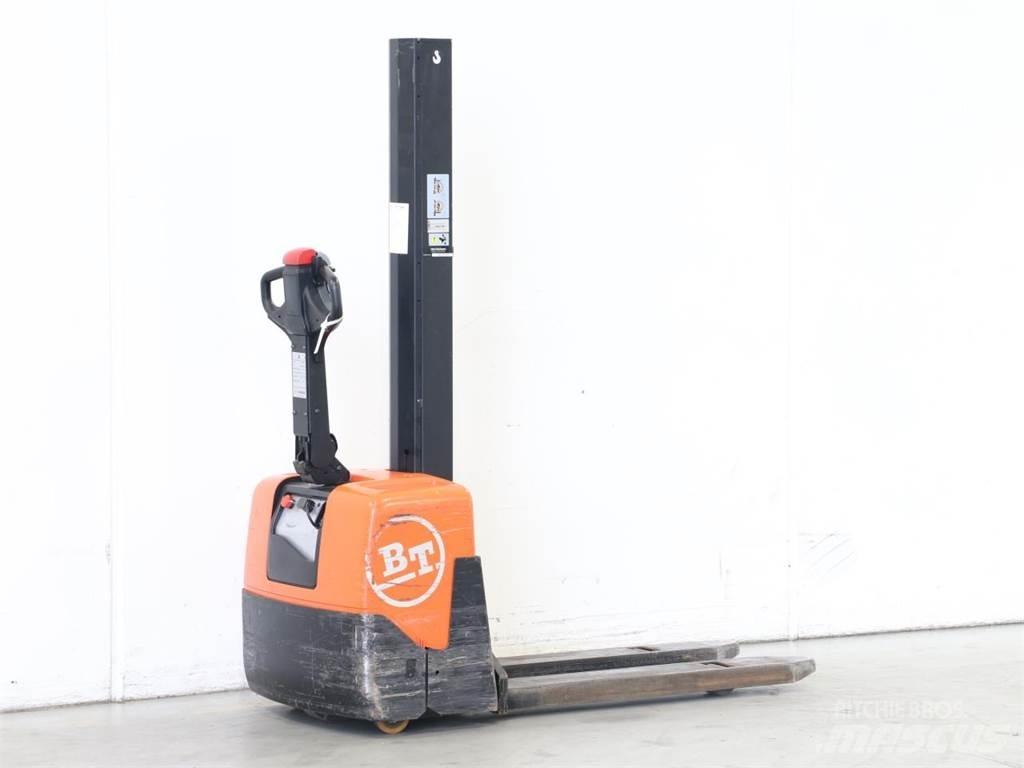BT HWE100 Pedestrian stacker