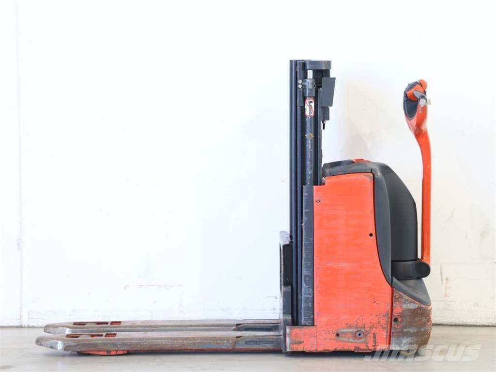 Linde D06/1160 Pedestrian stacker