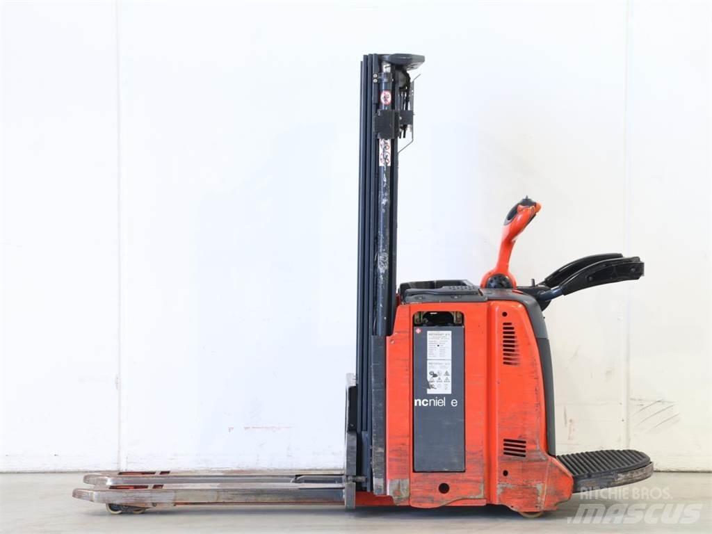 Linde D12AP/133 Pedestrian stacker