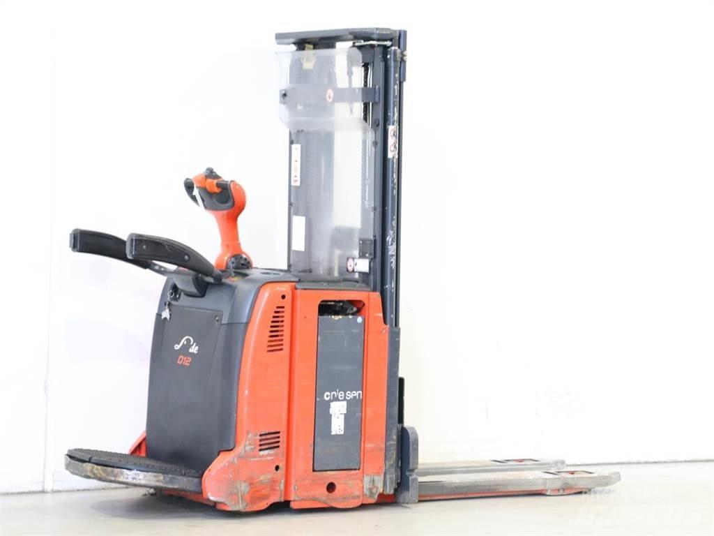 Linde D12AP/133 Pedestrian stacker
