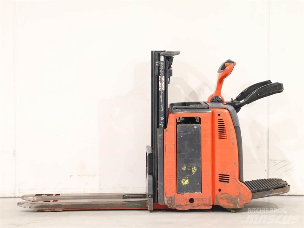 Linde D12AP/133-00 Pedestrian stacker