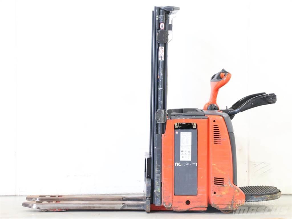 Linde D12AP/133-00 Pedestrian stacker