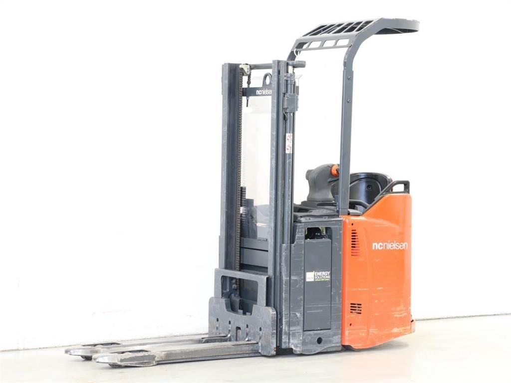 Linde D12SP/133 Pedestrian stacker