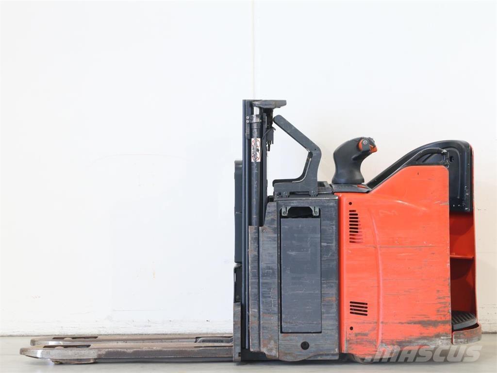 Linde D12SP/133-01 Pedestrian stacker