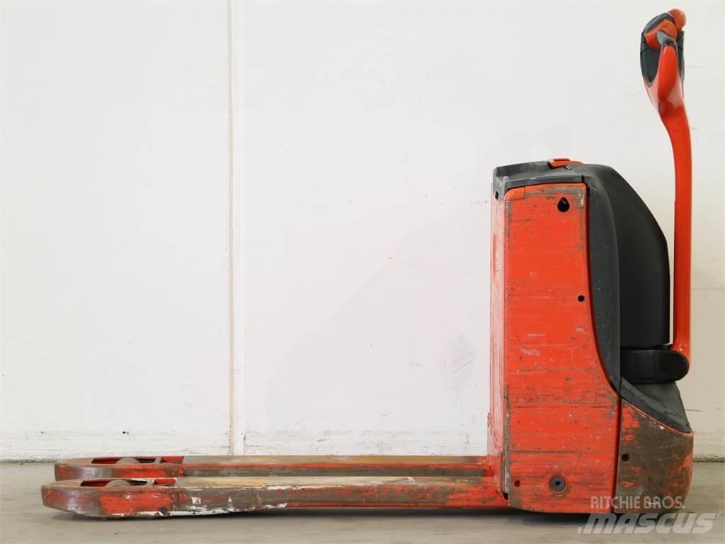 Linde T16/1152 Pedestrian stacker