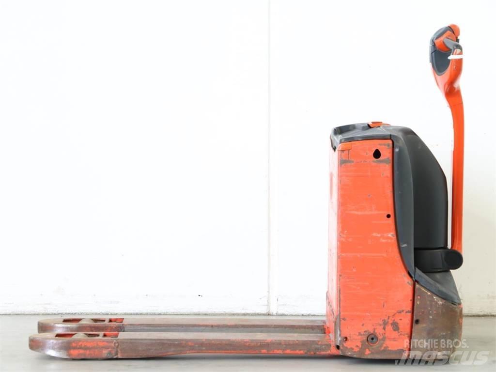 Linde T16/1152 Pedestrian stacker