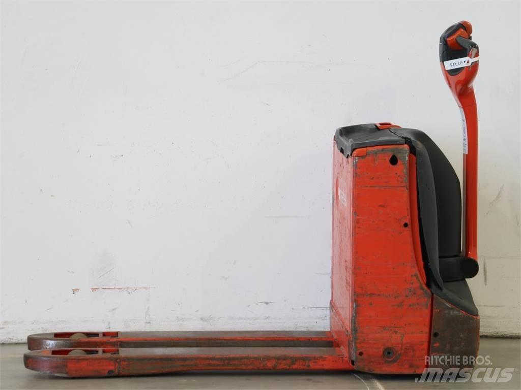 Linde T16/1152 Pedestrian stacker