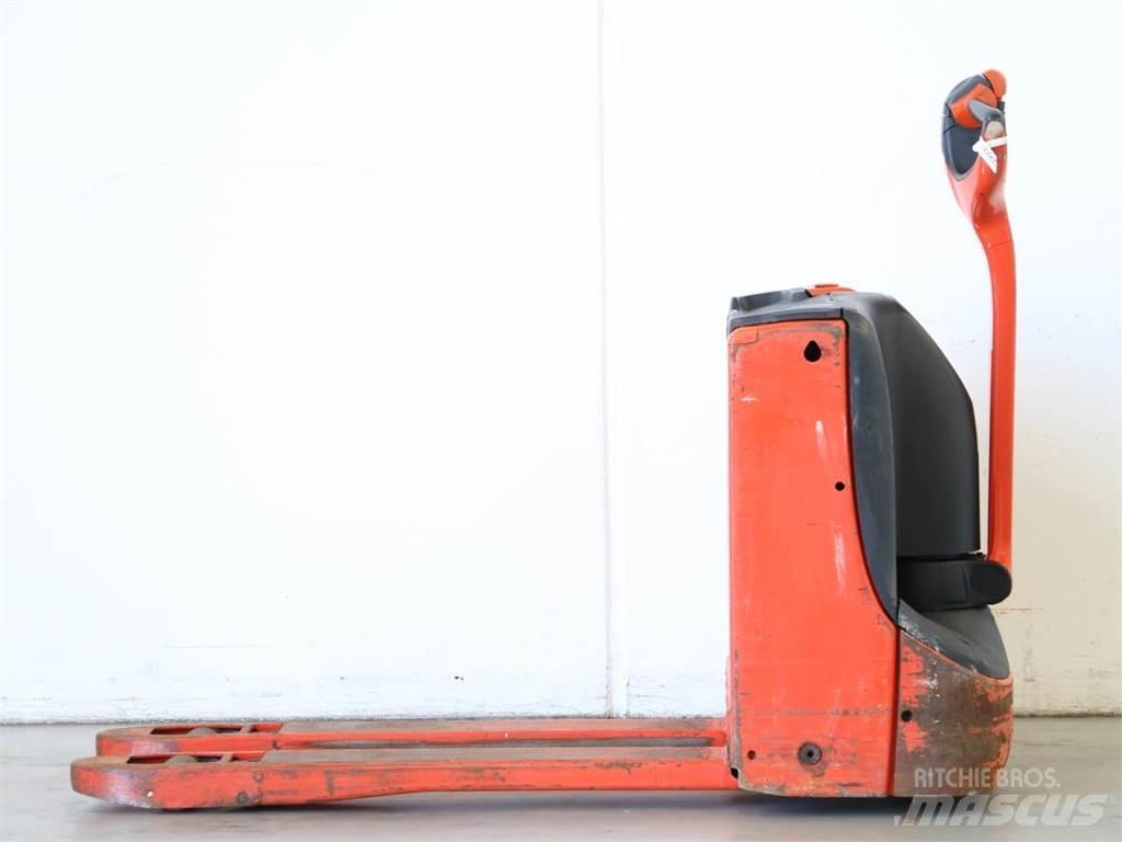Linde T16/1152 Pedestrian stacker
