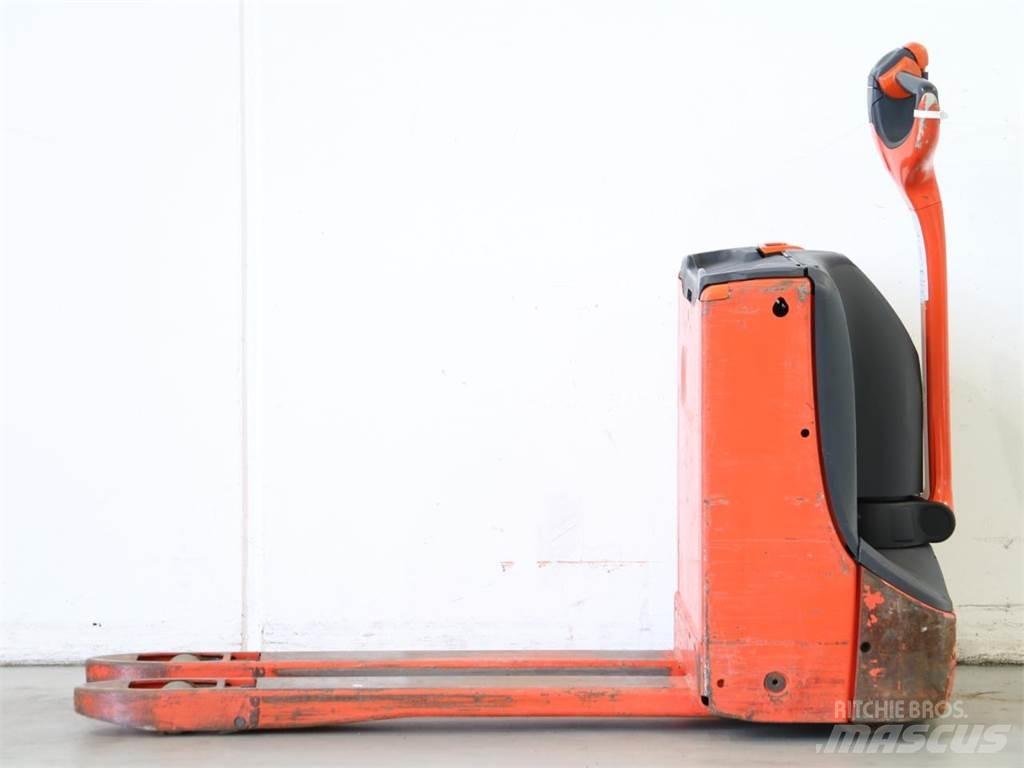Linde T16/1152 Pedestrian stacker
