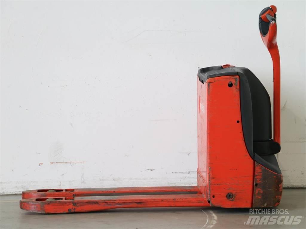 Linde T16/1152 Pedestrian stacker