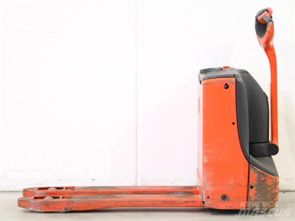 Linde T16/1152 Pedestrian stacker