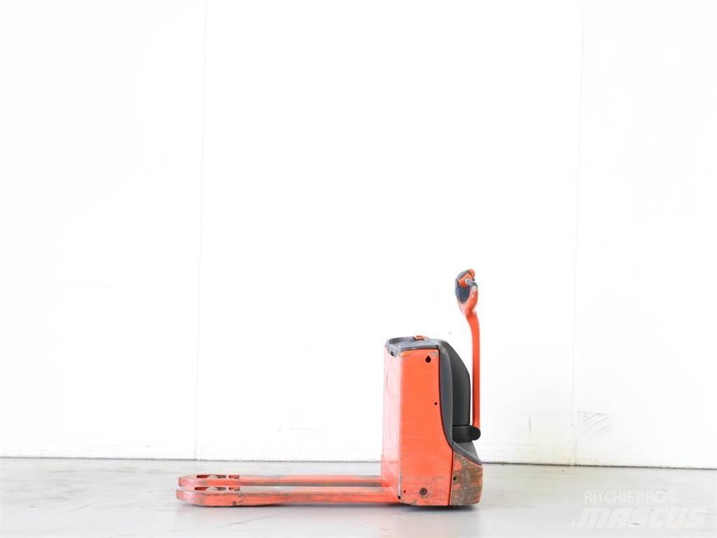 Linde T16/1152 Pedestrian stacker