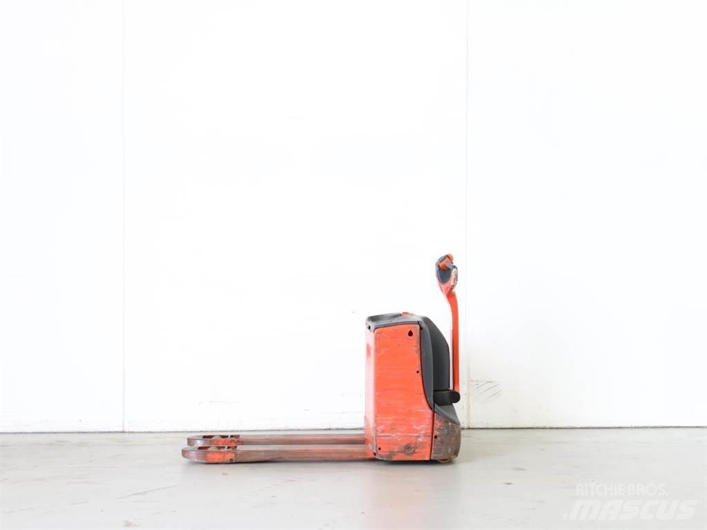 Linde T16/1152 Pedestrian stacker