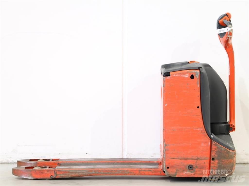 Linde T16/1152 Pedestrian stacker