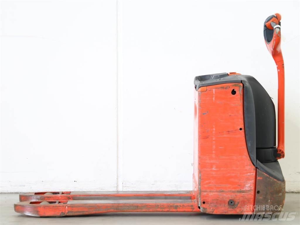 Linde T16/1152 Pedestrian stacker