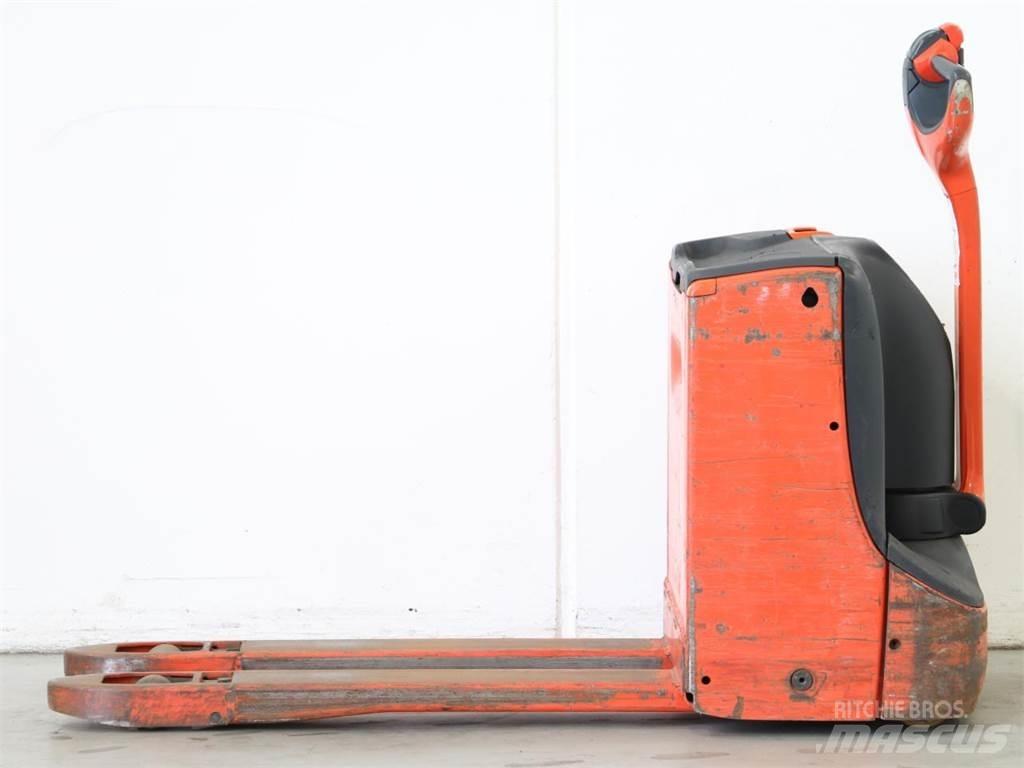 Linde T16/1152 Pedestrian stacker