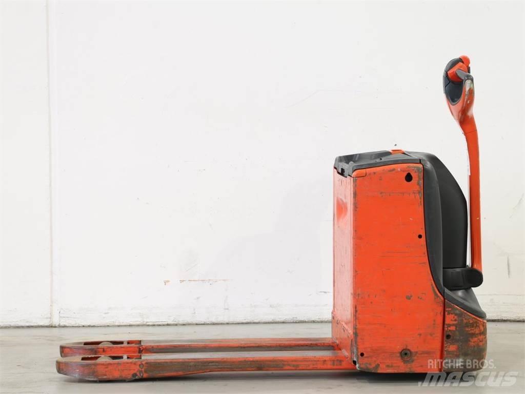 Linde T16/1152 Pedestrian stacker