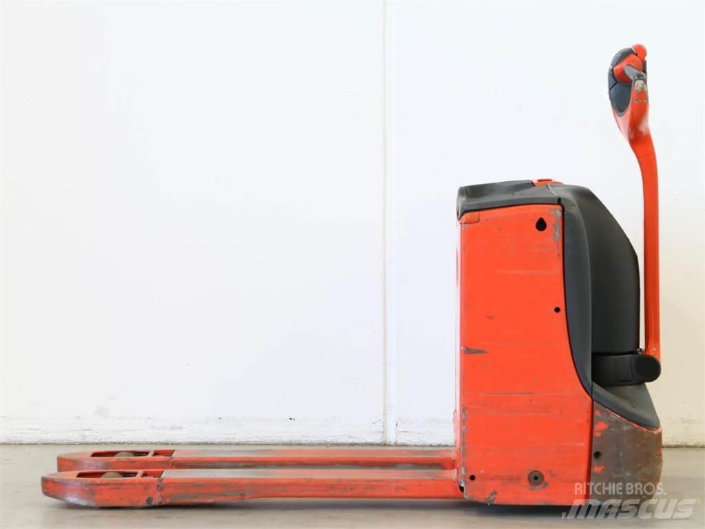 Linde T16/1152 Pedestrian stacker