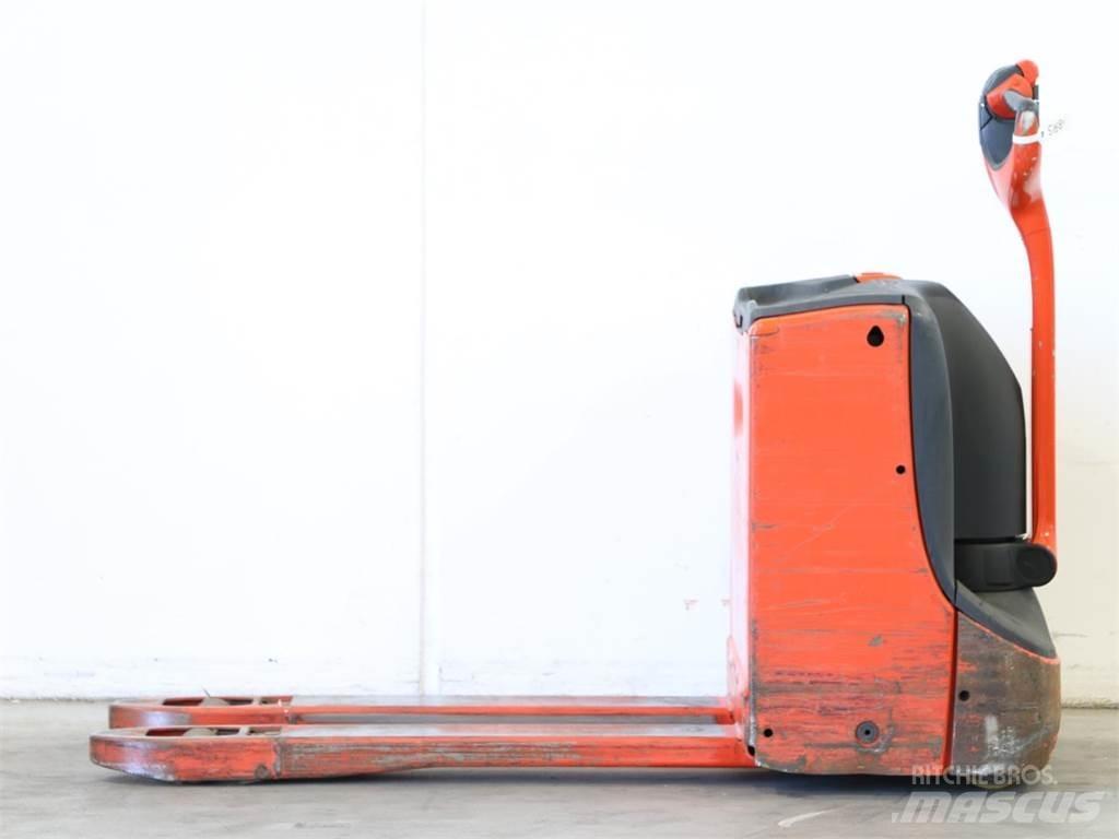 Linde T16/1152 Pedestrian stacker