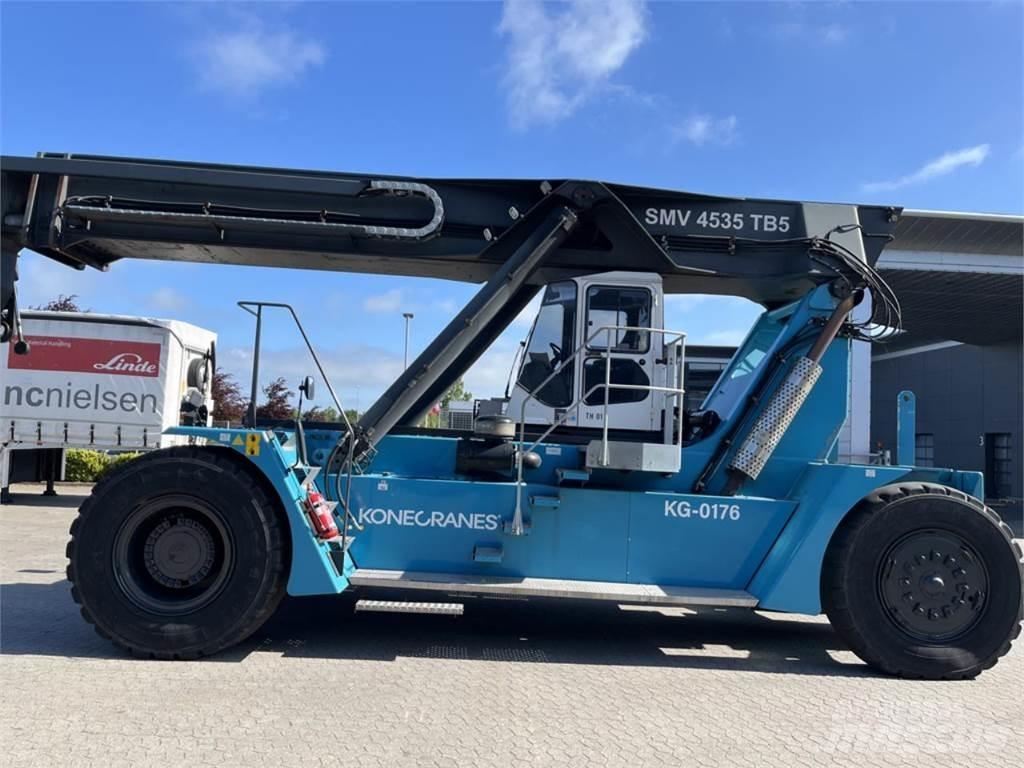SMV 4535 TB5 Reach truck