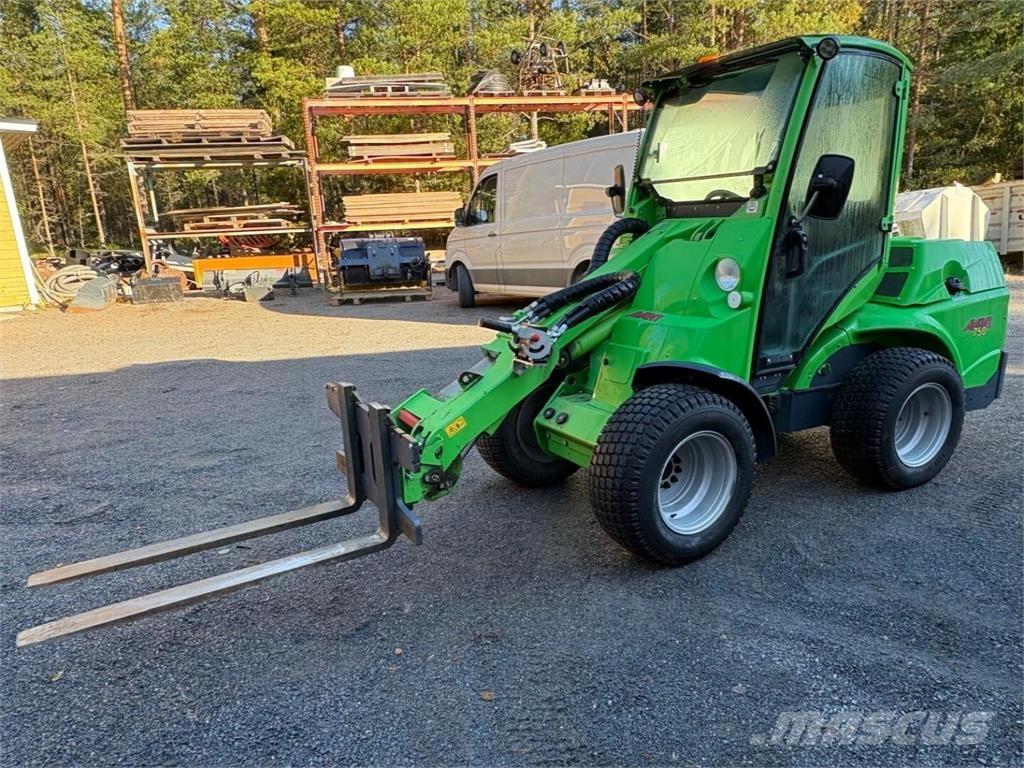 Avant 750 Mini loaders