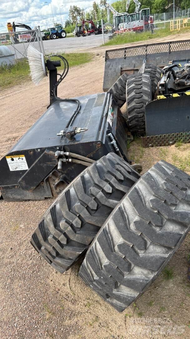 Bobcat S650 Skid steer loaders