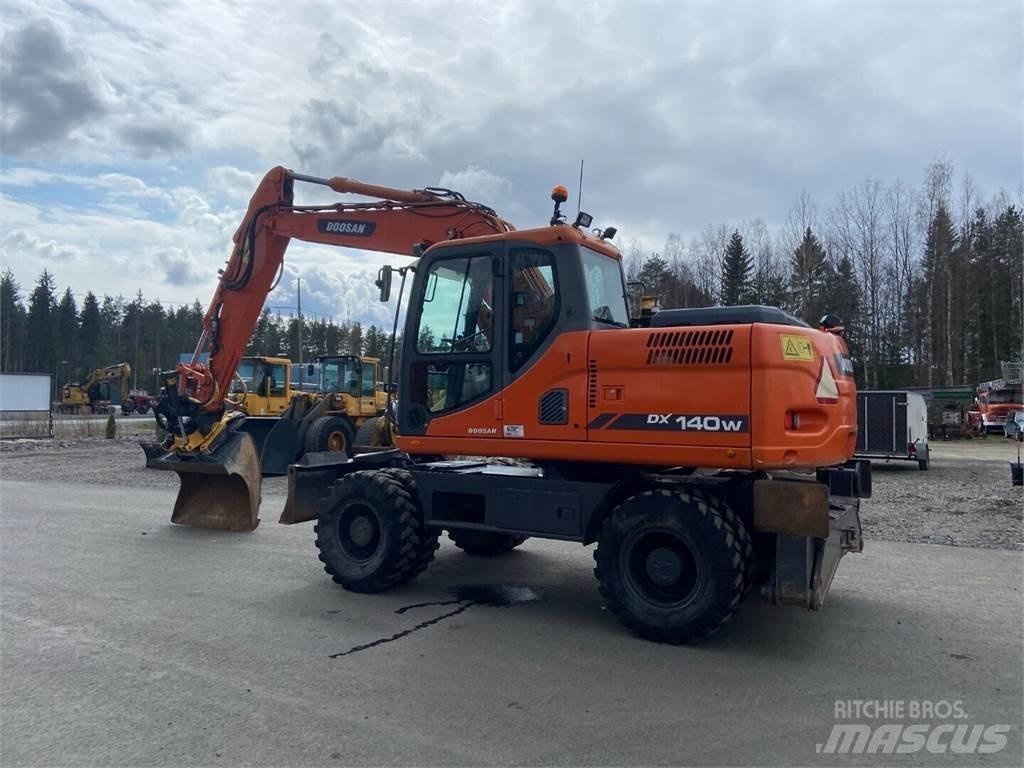 Doosan DX 140W Wheeled excavators