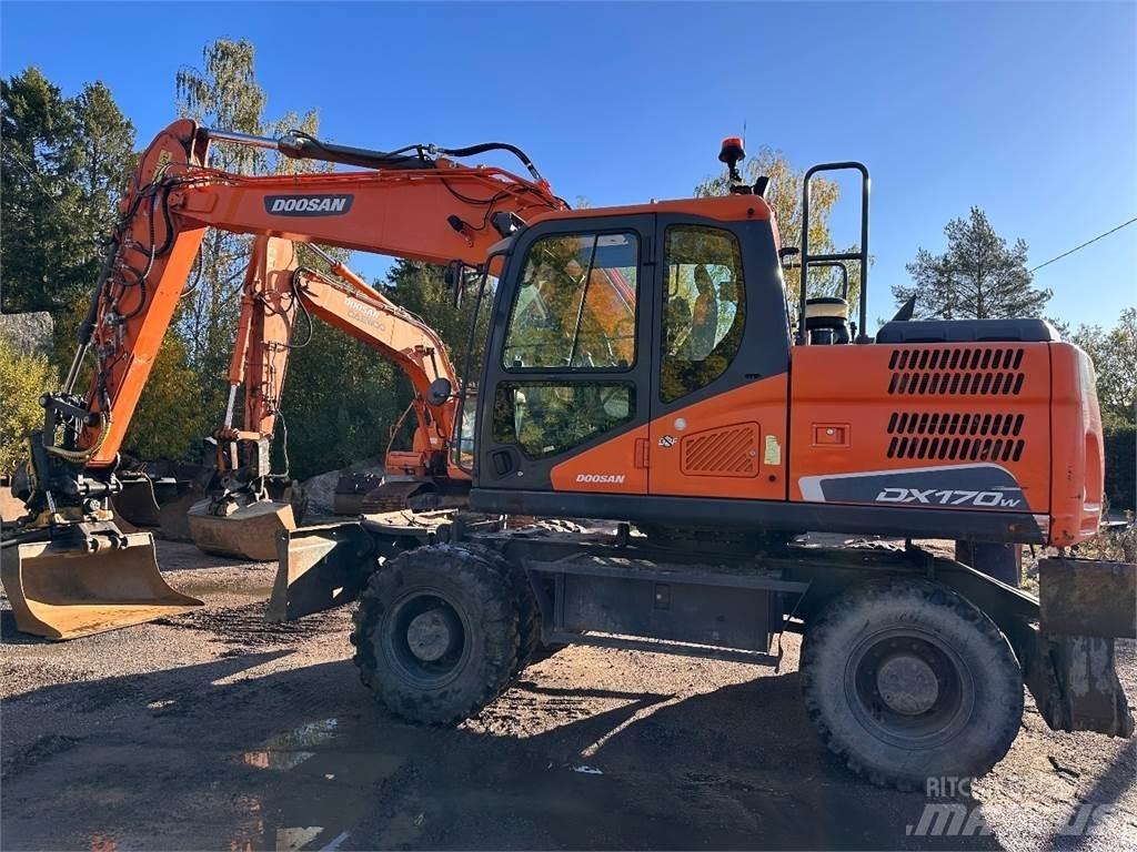 Doosan DX170W-5 Wheeled excavators