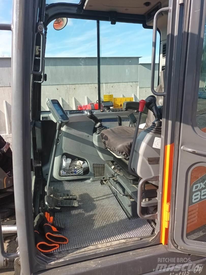 Doosan DX85 R Mini excavators  7t - 12t