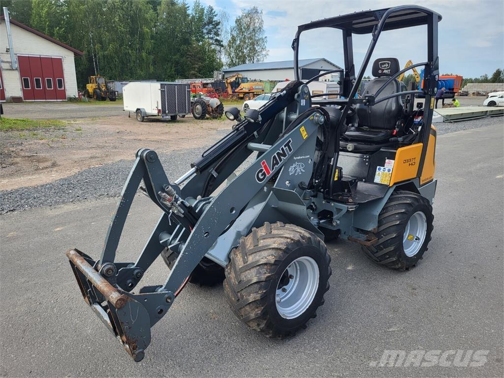 GiANT D337T Farm machinery