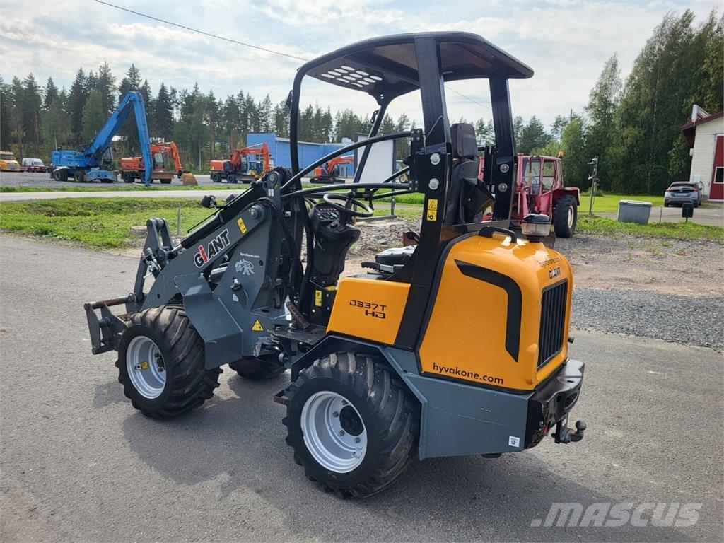 GiANT D337T Farm machinery