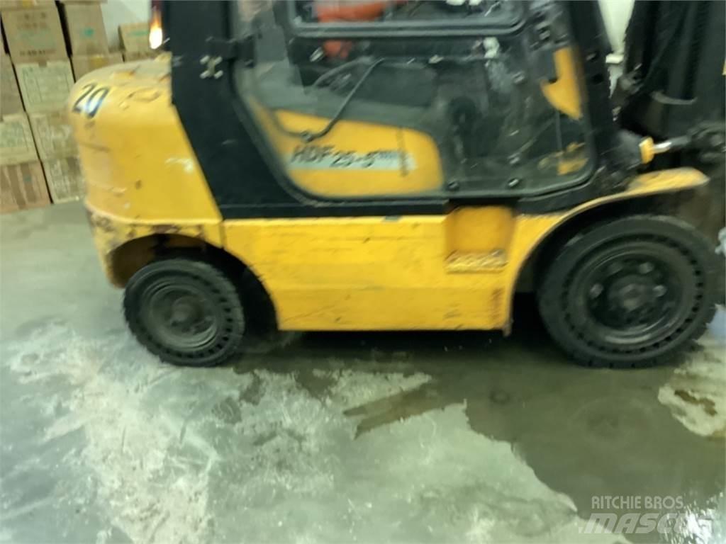 Hyundai HDE 25 E Diesel trucks