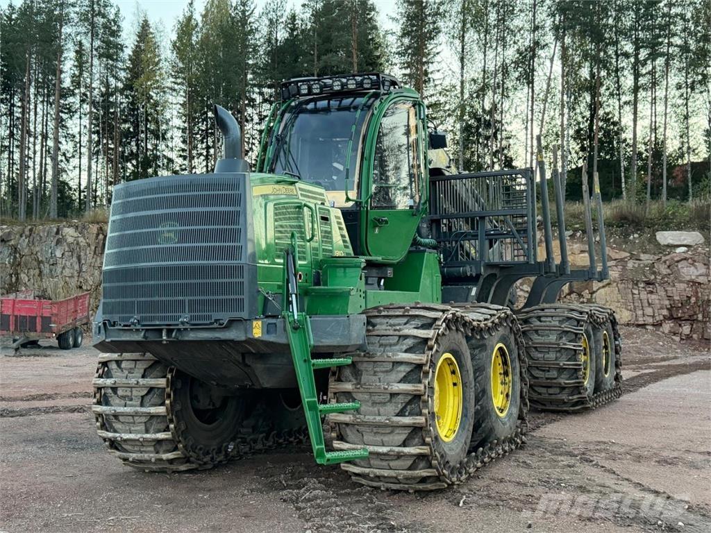 John Deere 1910 G Forwarders