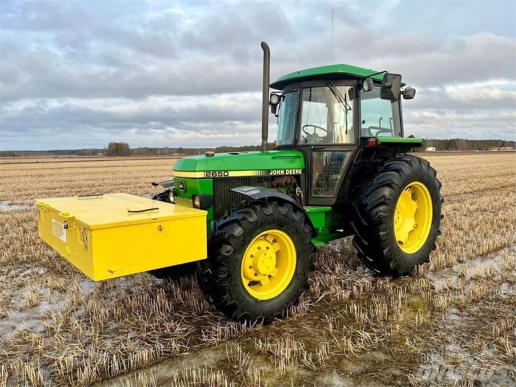John Deere 2650 Tractors