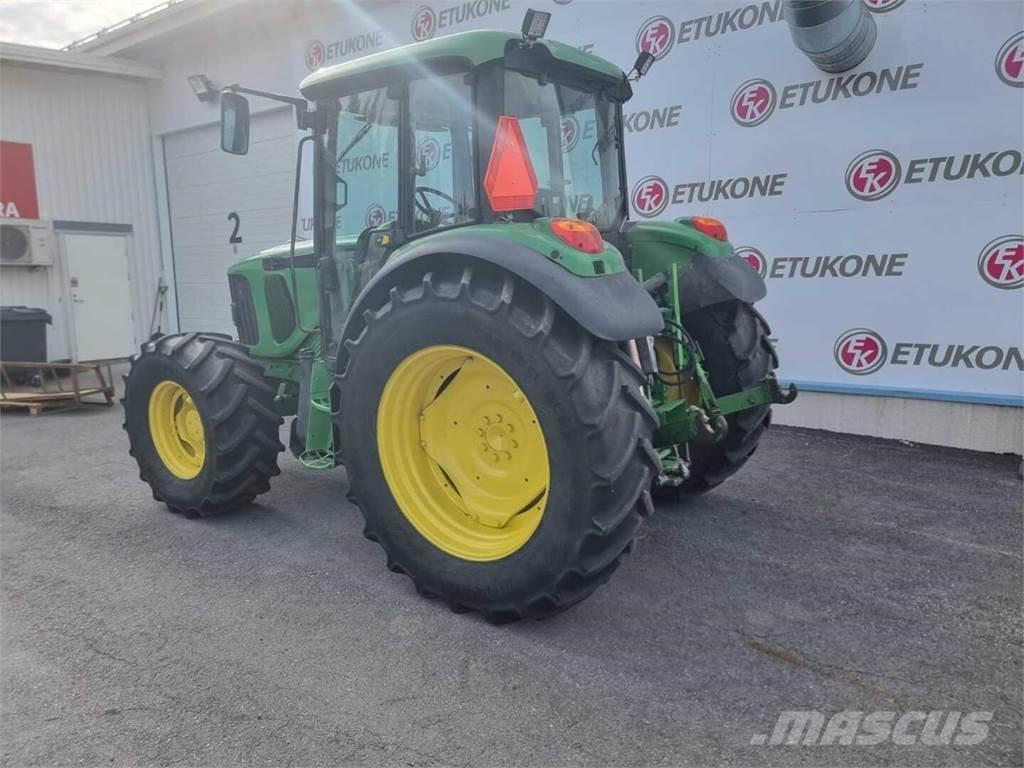 John Deere 6120SE Tractors