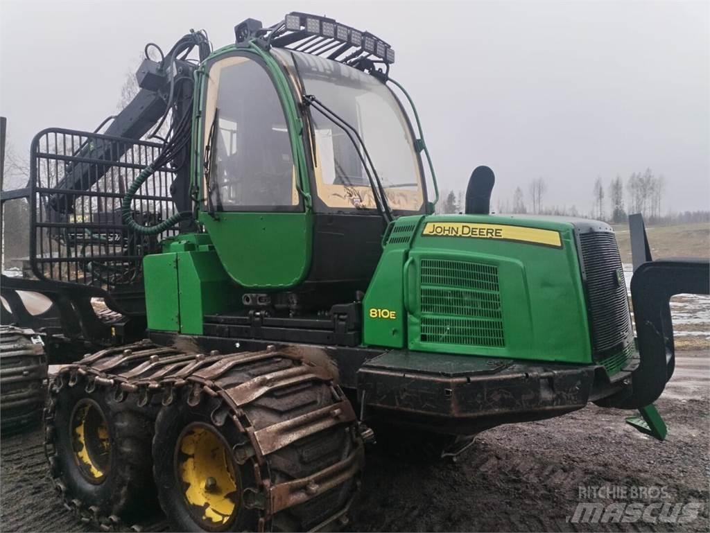 John Deere 810 E Forwarders