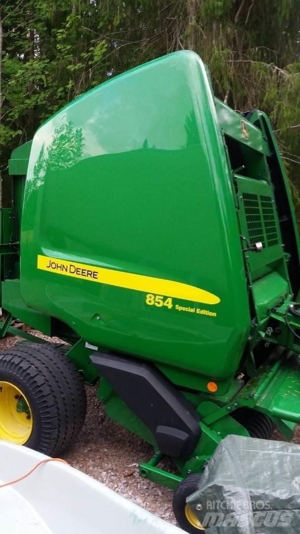 John Deere 854 Farm machinery