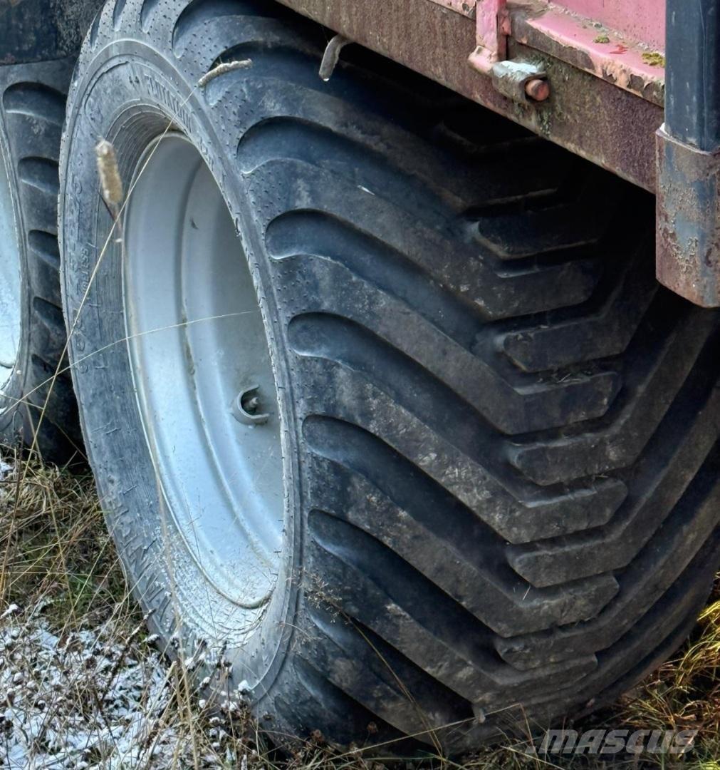 Junkkari 160 Tipper trucks