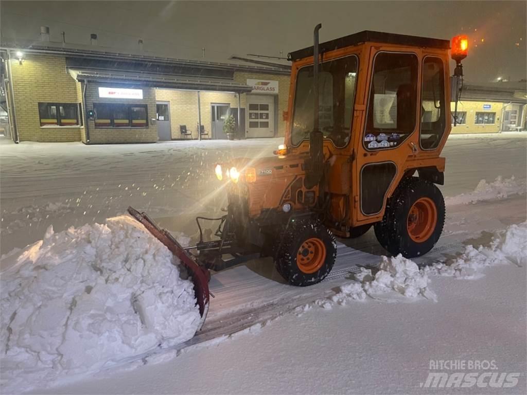 Kubota B 1700 4*4 Other groundscare machines