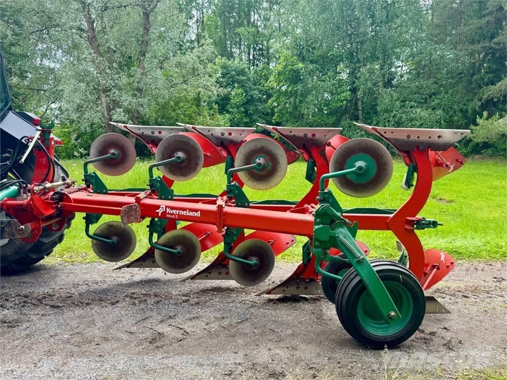 Kverneland 4-SIIP. Farm machinery