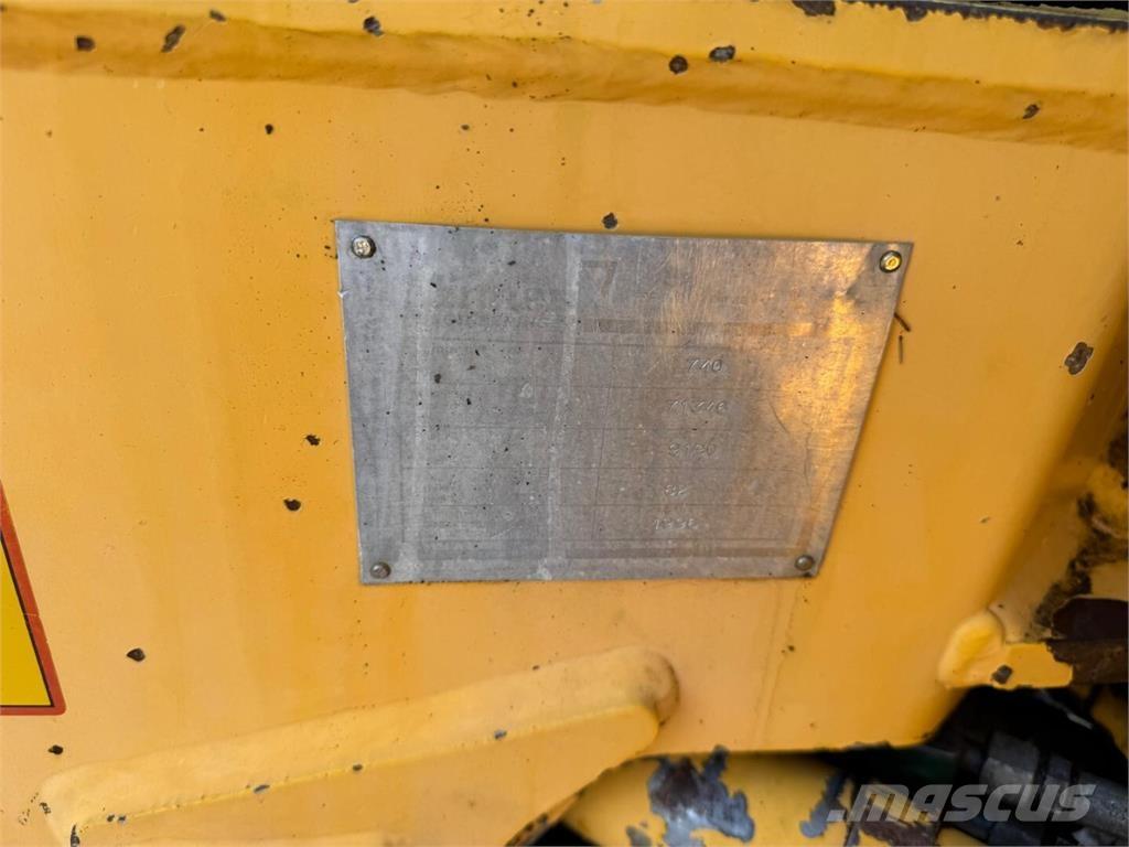 Lännen 740 Backhoe