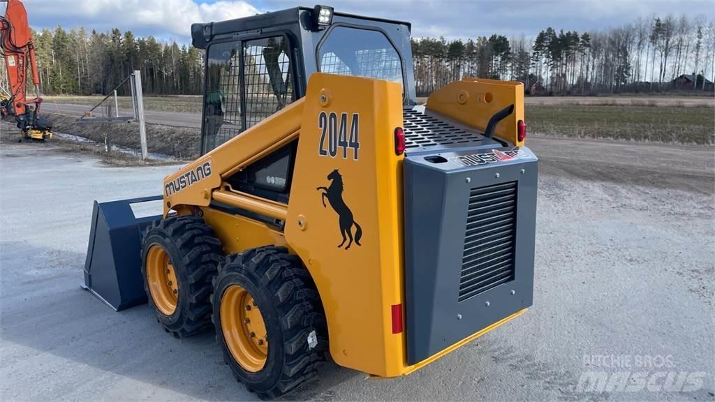 Mustang 2044 Skid steer loaders