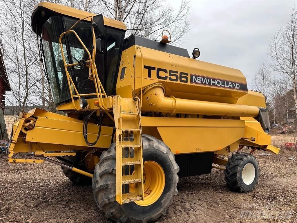 New Holland TC56 Combine harvesters