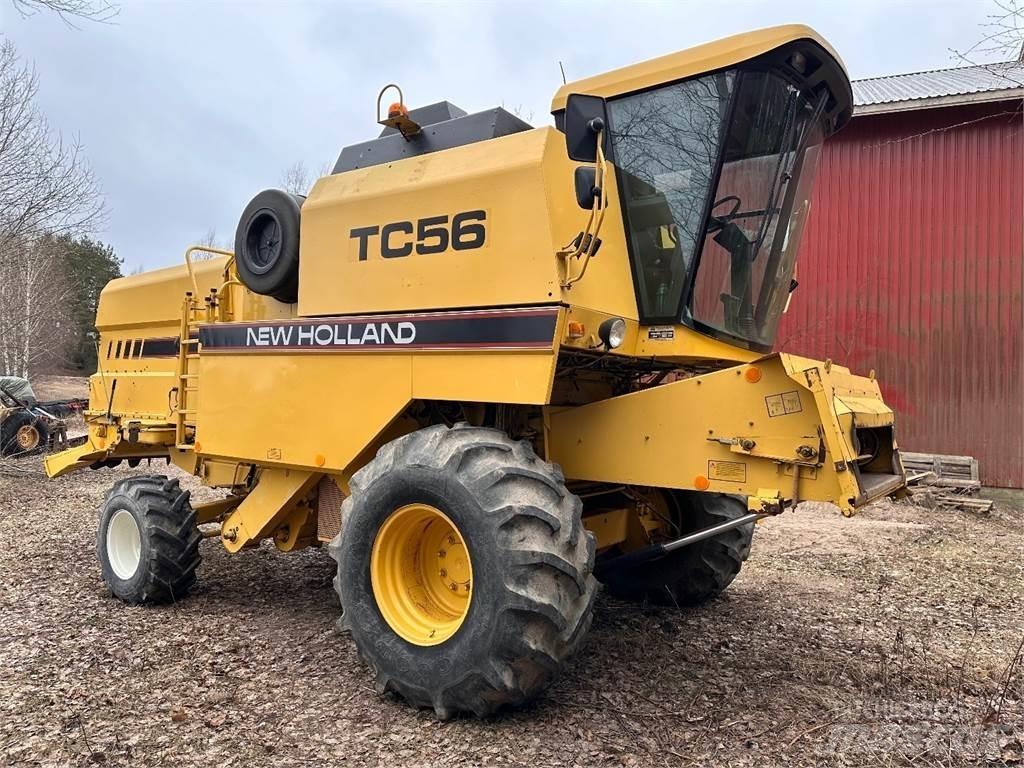 New Holland TC56 Combine harvesters